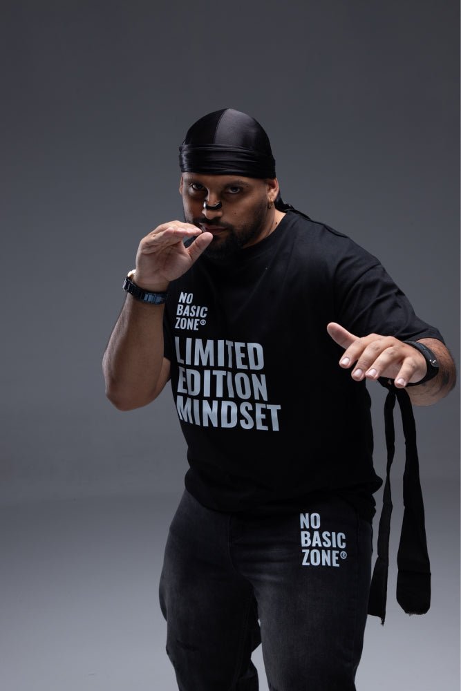 ONE OF ONE // BLACK EDITION T-SHIRT - No Basic Zone