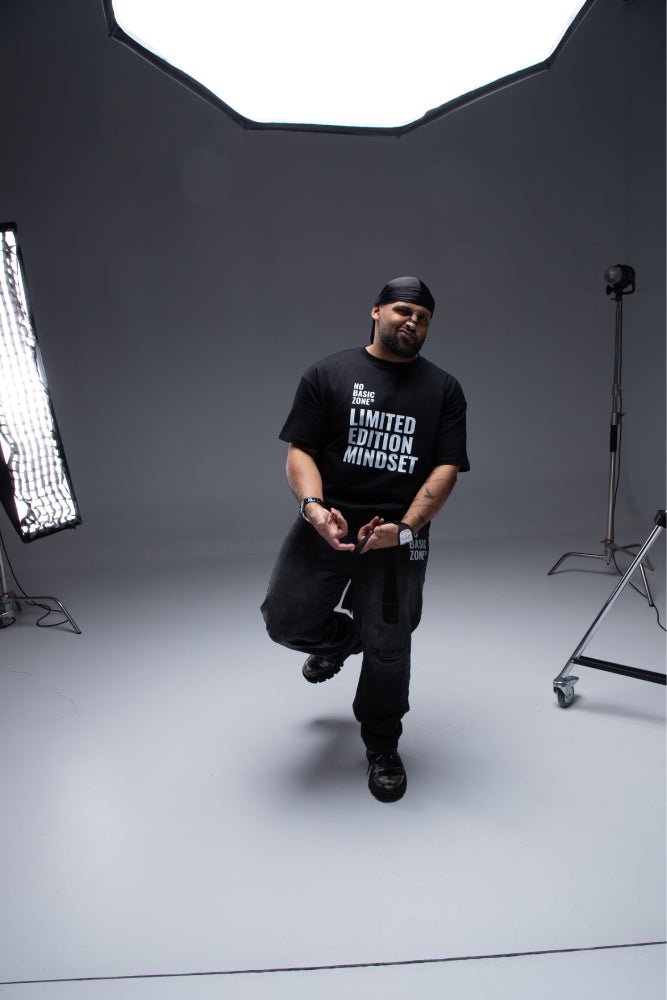 ONE OF ONE // BLACK EDITION T-SHIRT - No Basic Zone