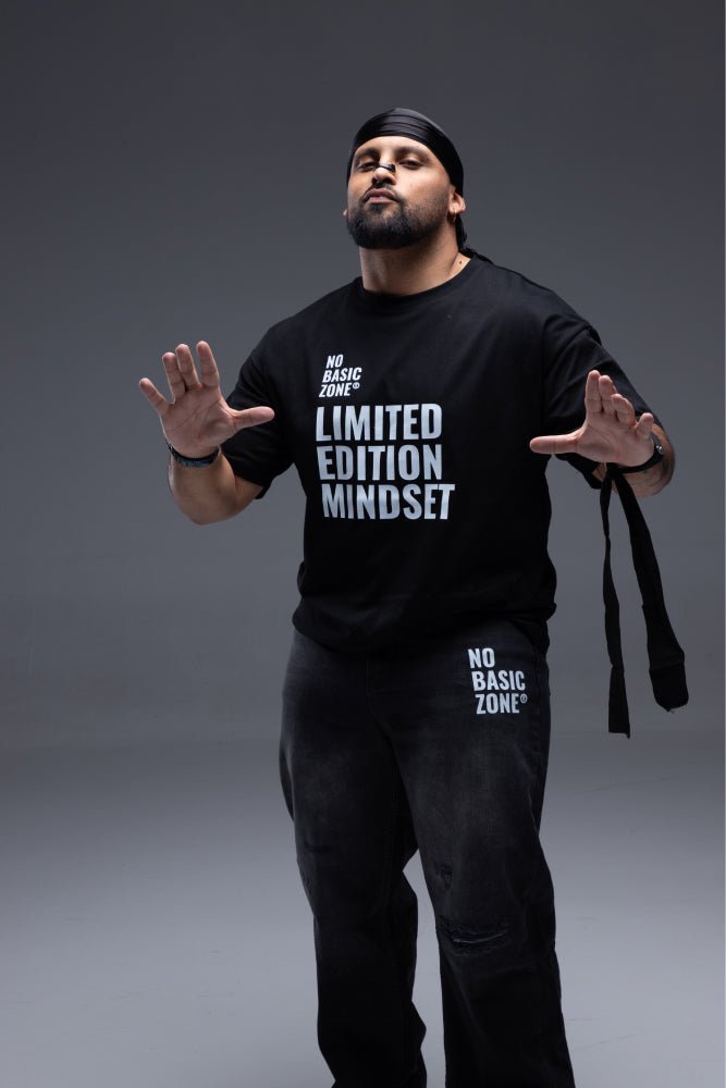 ONE OF ONE // BLACK EDITION T-SHIRT - No Basic Zone