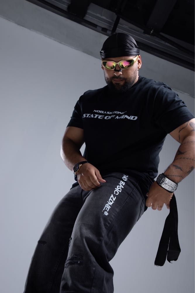 ELEVATED THINKING // BLACK MODE T-SHIRT - No Basic Zone