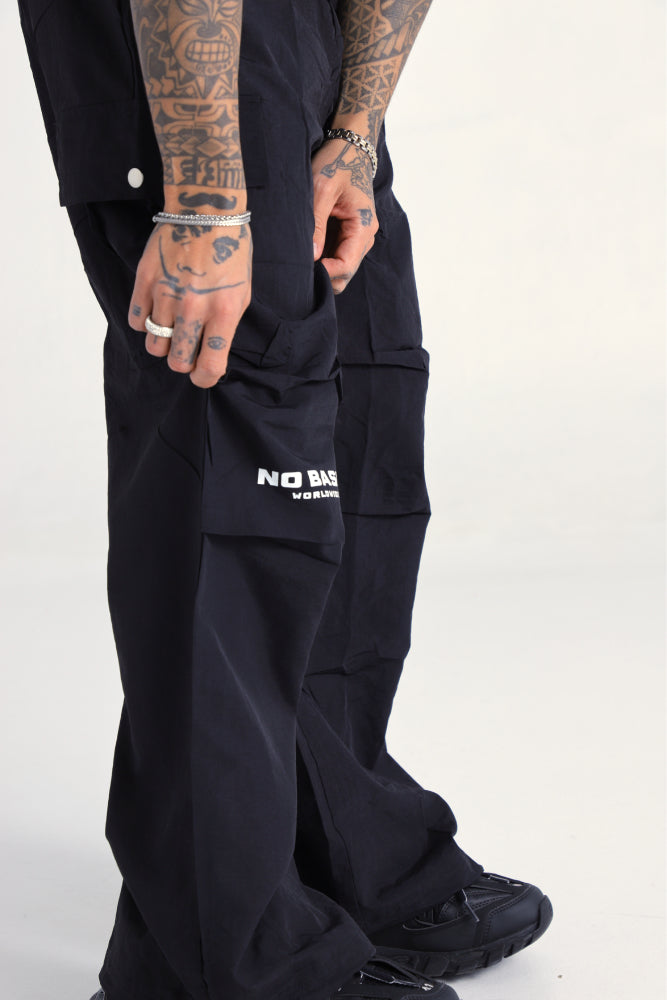 WAVE // BLACK PARACHUTE PANTS - No Basic Zone