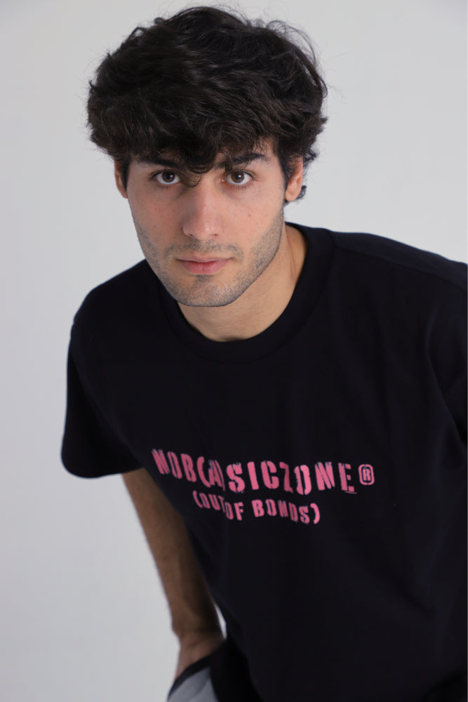 BORDERLESS // BLACK-PINK T-SHIRT - No Basic Zone