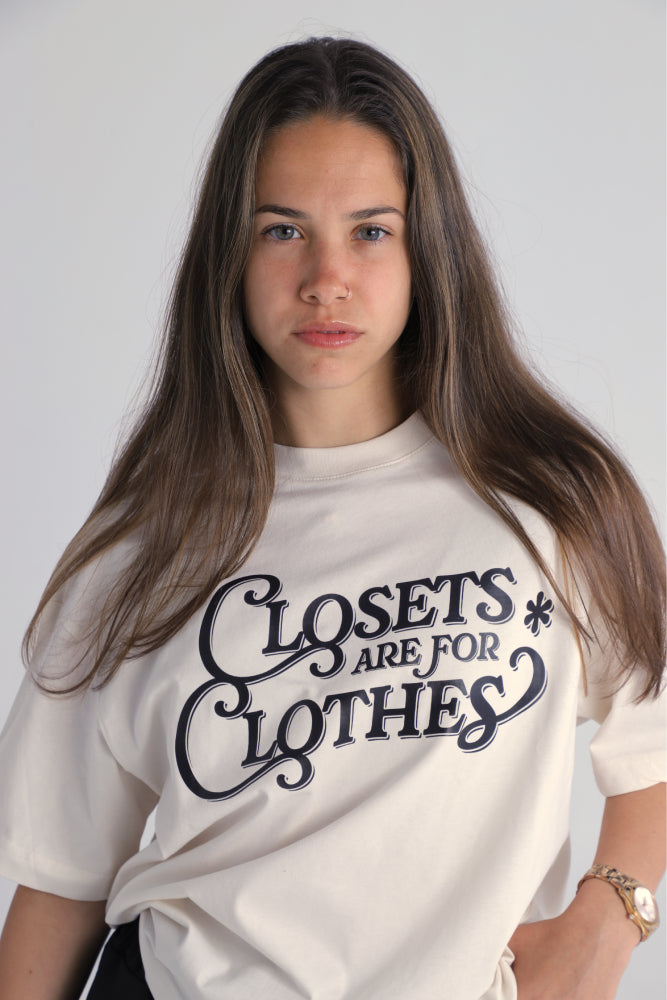 CLOSETS // BEIGE T-SHIRT - No Basic Zone