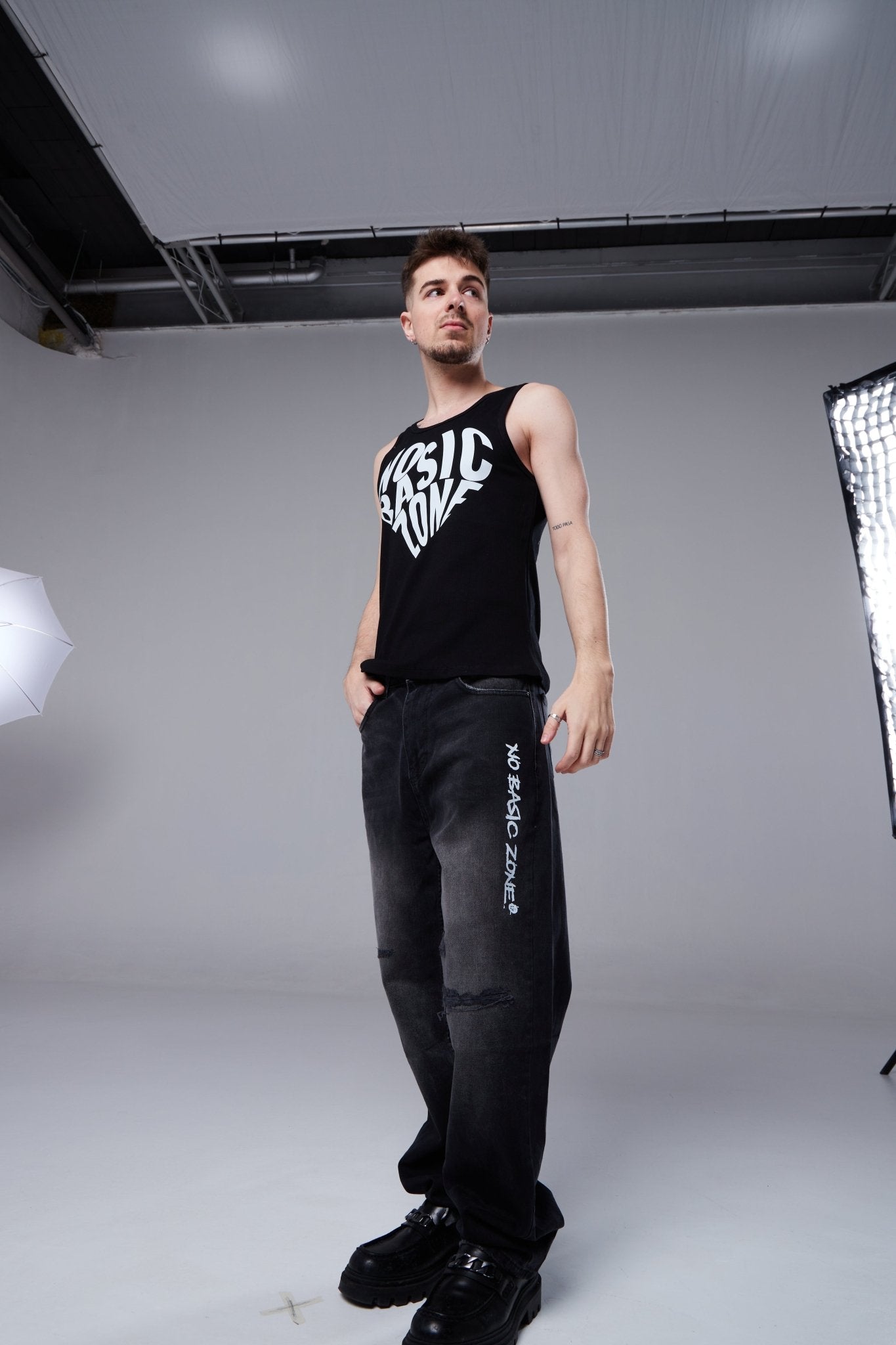 GRAFFITI AHEAD OF YOU // DENIM JEANS - No Basic Zone