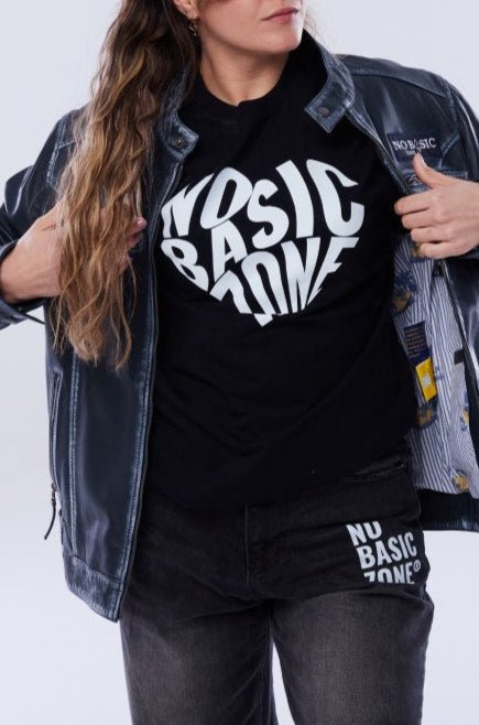 HEARTPRINT // BLACK T-SHIRT - No Basic Zone