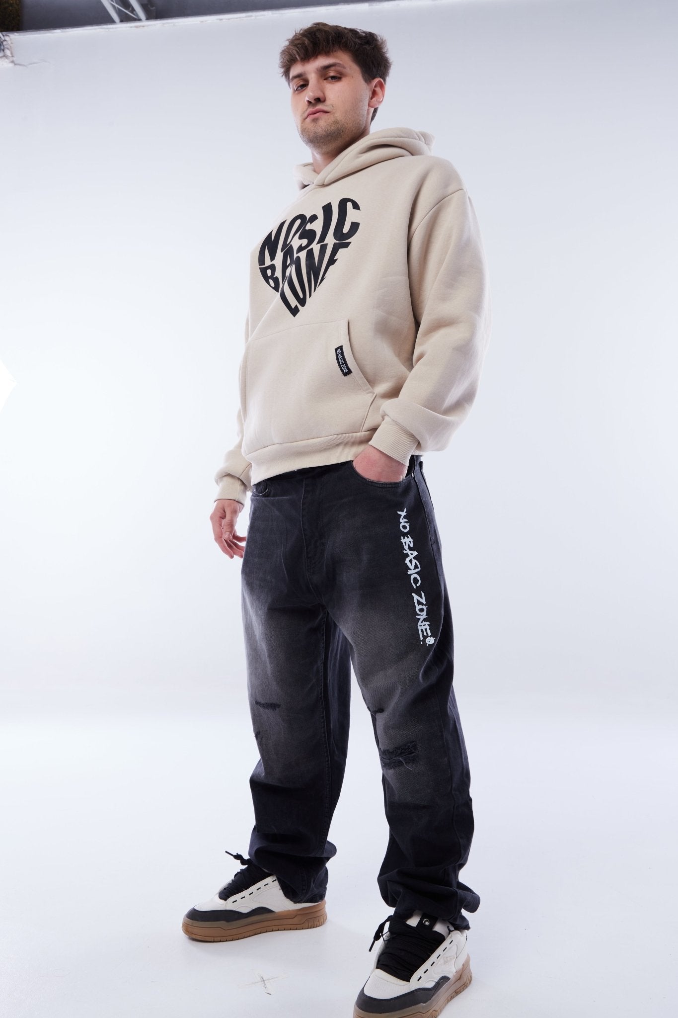 HEARTPRINT // WHITE HOODIE - No Basic Zone