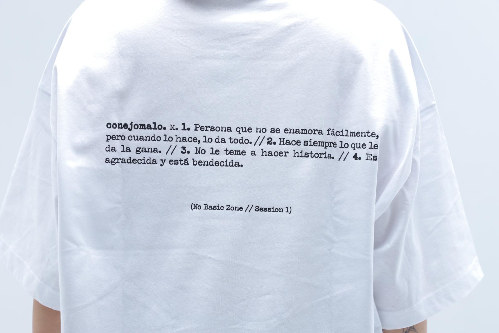 COLLEGE  // WHITE T-SHIRT