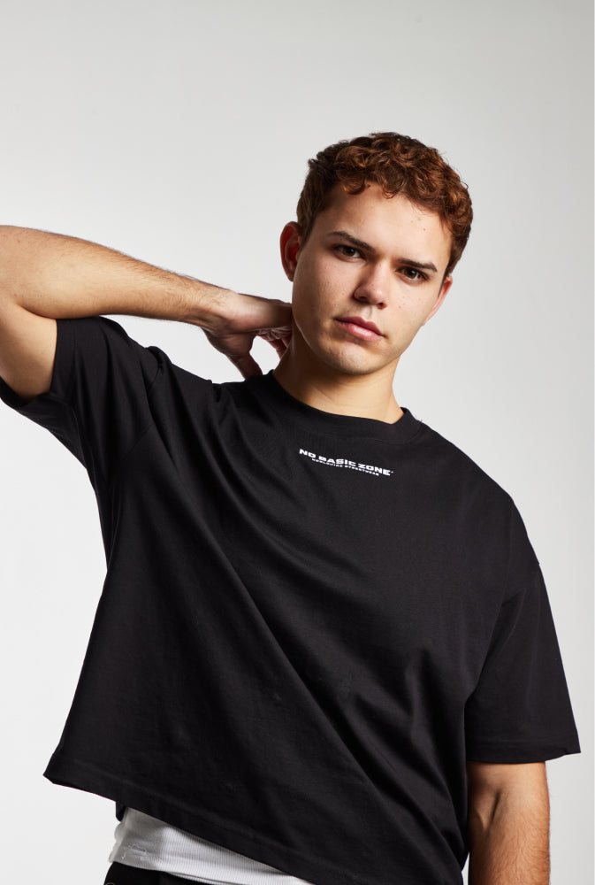 WORLDWIDE  // BLACK T-SHIRT