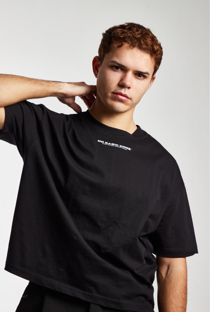 WORLDWIDE  // BLACK T-SHIRT