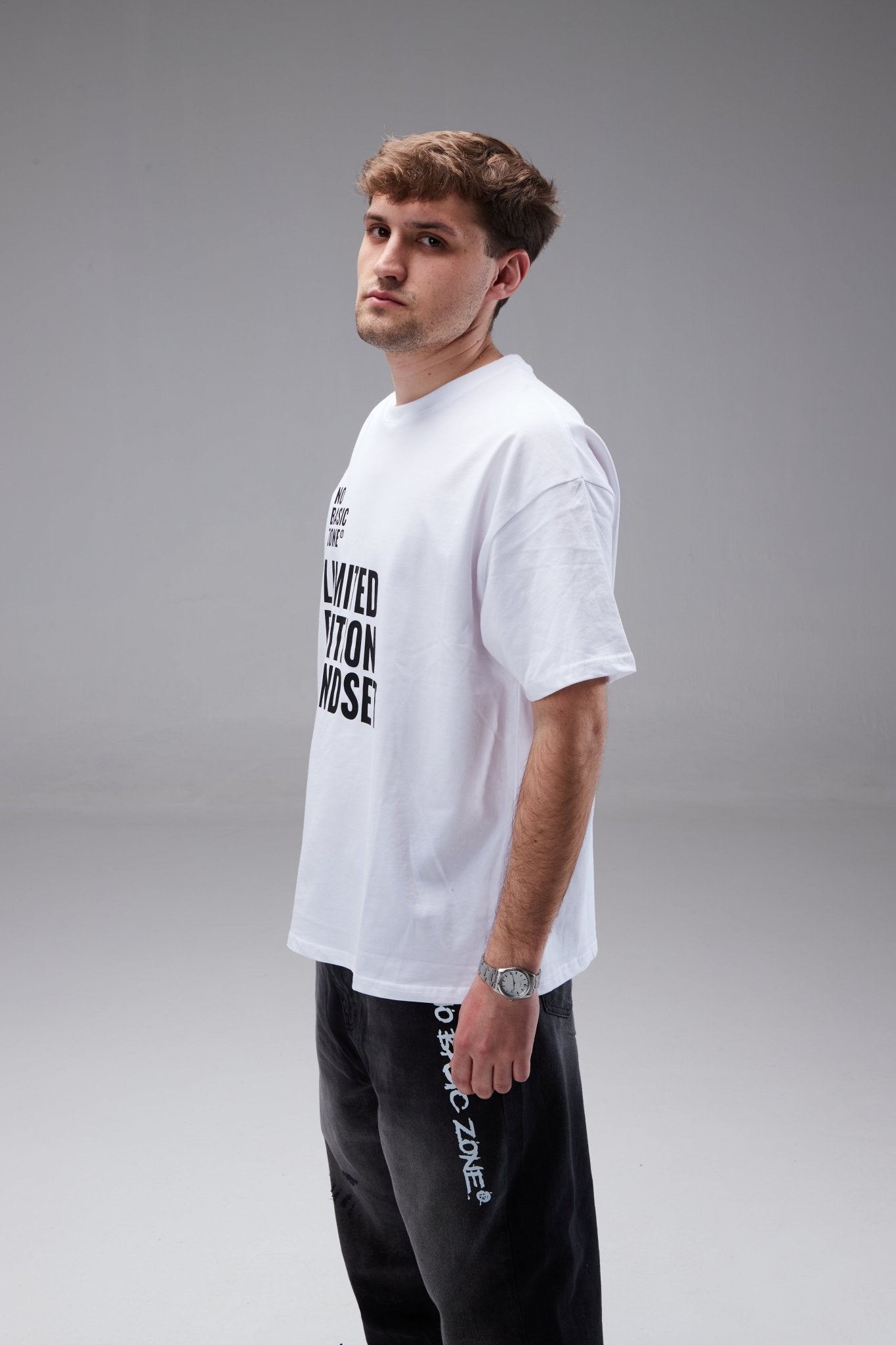 ONE OF ONE // WHITE T-SHIRT - No Basic Zone